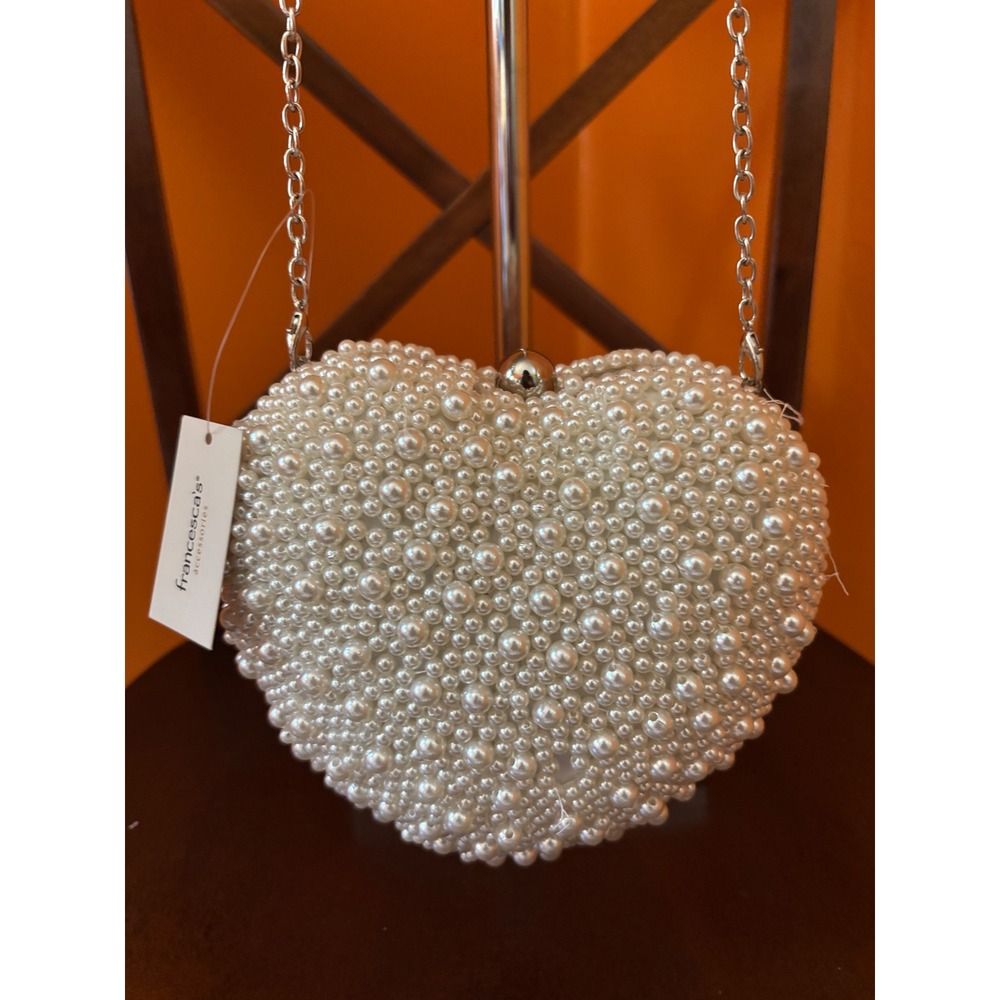 Francesca's accessories White Heart Pearl Purse